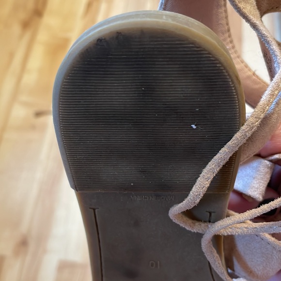 Old navy gladiator style faux suede sandals - Picture 3 of 6